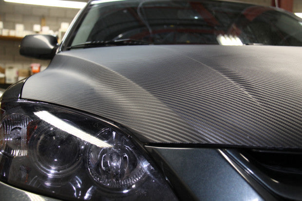 Vinil Fibra de Carbono Preto Fosco: Transforme Seu Carro com Proteção e Estilo